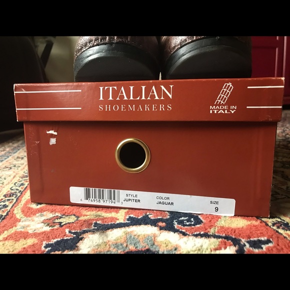 Leopard print slip on clogs sz 9 - Picture 2 of 5